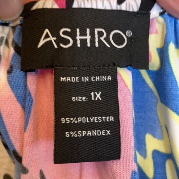 Ashro 1X cold shoulder colorful top 💙 - Picture 8 of 8